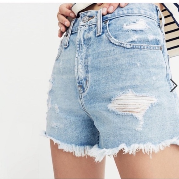 Madewell The Perfect Vintage Distressed Denim Shorts Size 26 - Picture 1 of 5